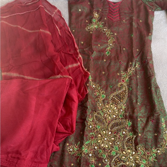 Rich Maroon Silk Salwar Suit with Heavy Embroidery – Size S - Picture 8 of 11